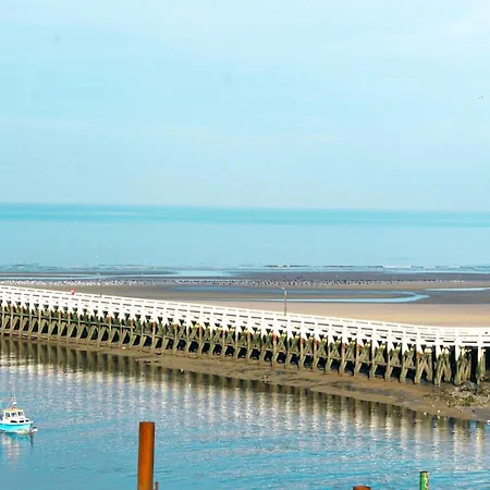 In With Stunning Sea Views, Cleaning Included Apartamento *